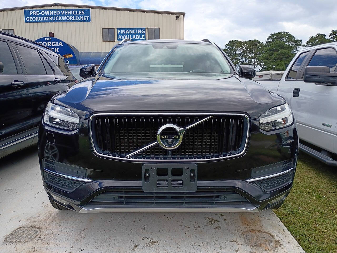 Used 2017 Volvo XC90 T6 Momentum w/ Vision Package AWD/4WD image 2