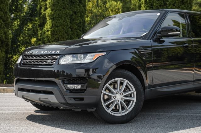 Used 2017 Land Rover Range Rover Sport SE AWD/4WD image 3