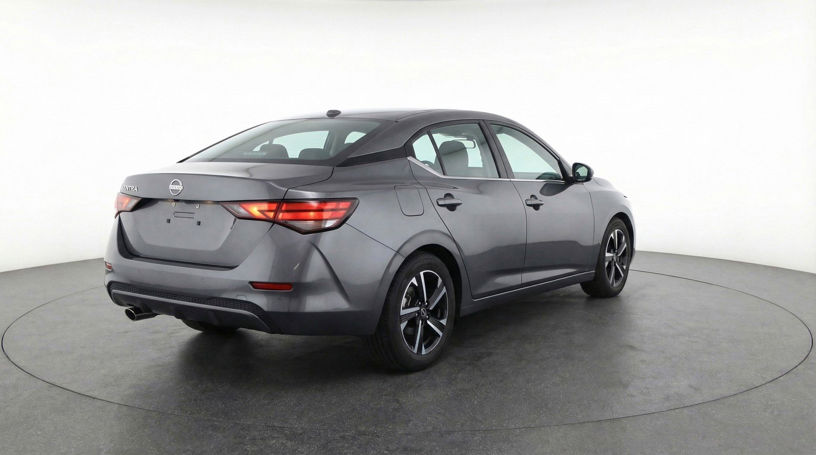 Used 2025 Nissan Sentra SV FWD image 9