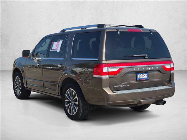 Used 2017 Lincoln Navigator Select RWD image 8