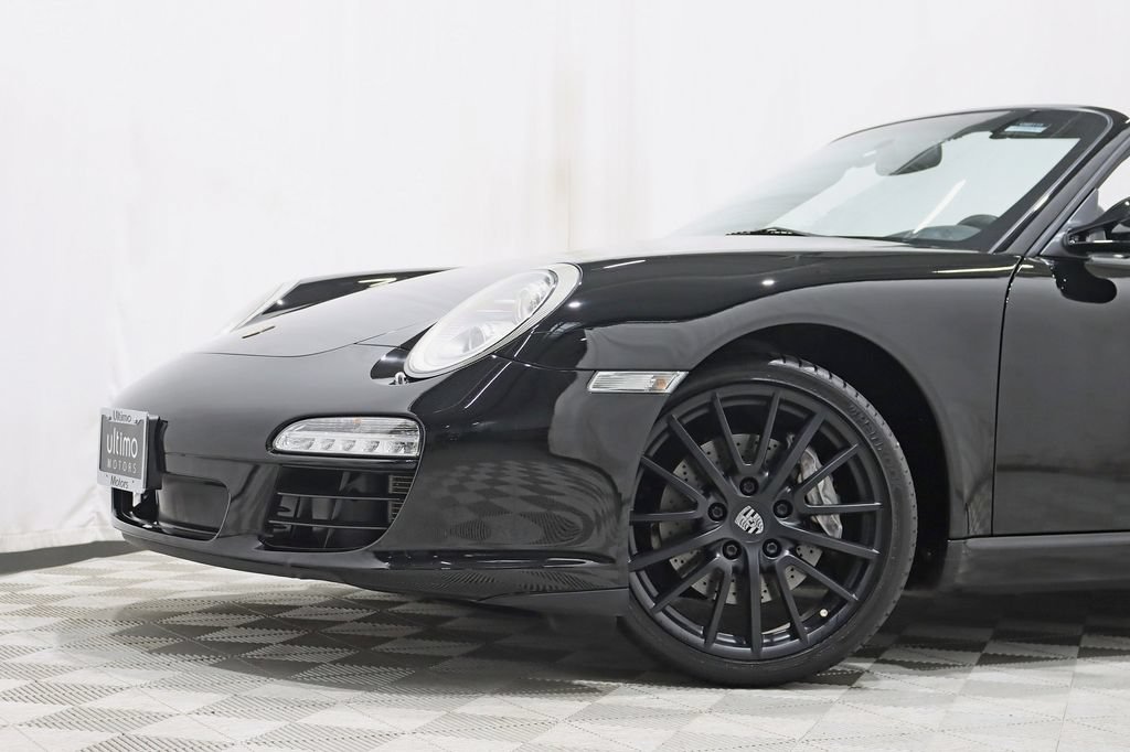 Used 2010 Porsche 911 Carrera RWD image 3