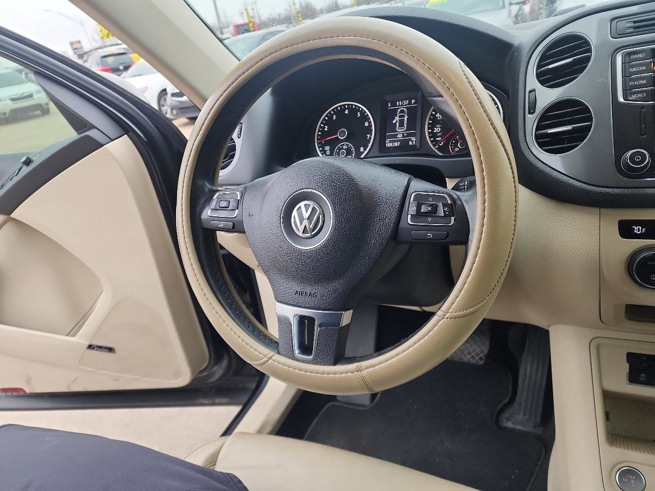 Used 2016 Volkswagen Tiguan SEL FWD image 13