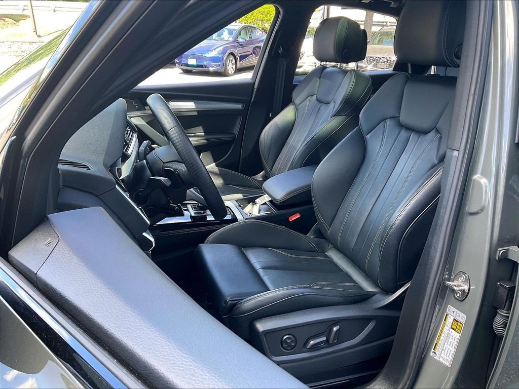 Used 2024 Audi Q5 2.0T Premium Plus w/ Premium Plus Package AWD/4WD image 10