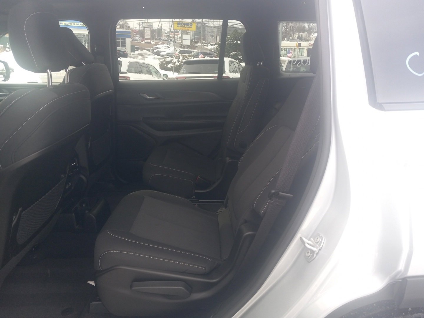 Used 2024 Jeep Grand Cherokee L Laredo w/ Luxury Tech Group I image 16