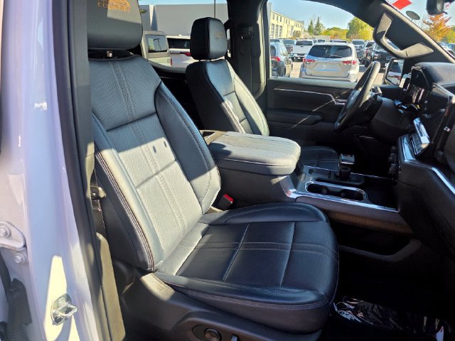 Used 2023 Chevrolet Silverado 1500 High Country w/ High Country Premium Package AWD/4WD image 13