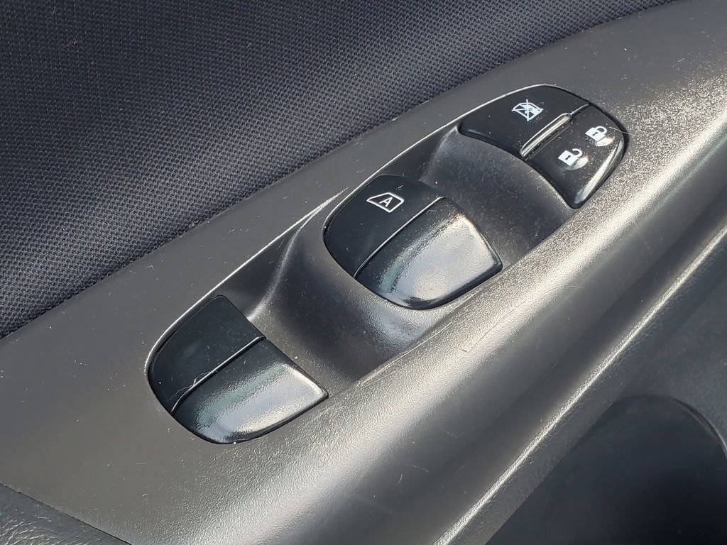 Used 2017 Nissan Sentra SV FWD image 13
