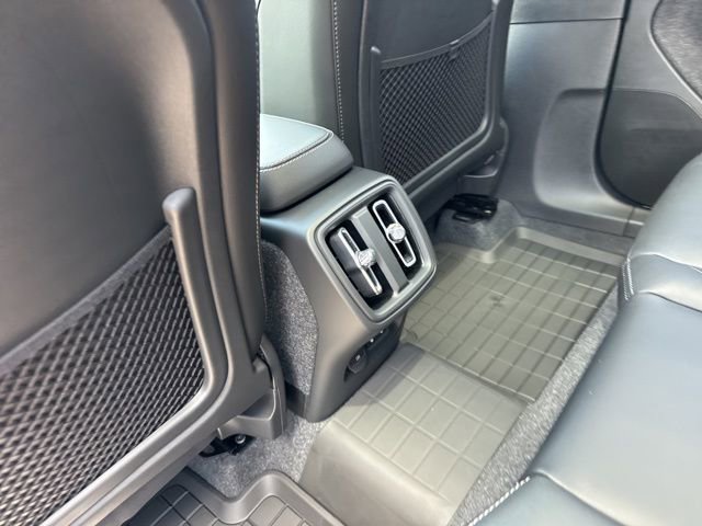 New 2025 Volvo XC40 B5 Plus w/ Protection Package Premier image 24