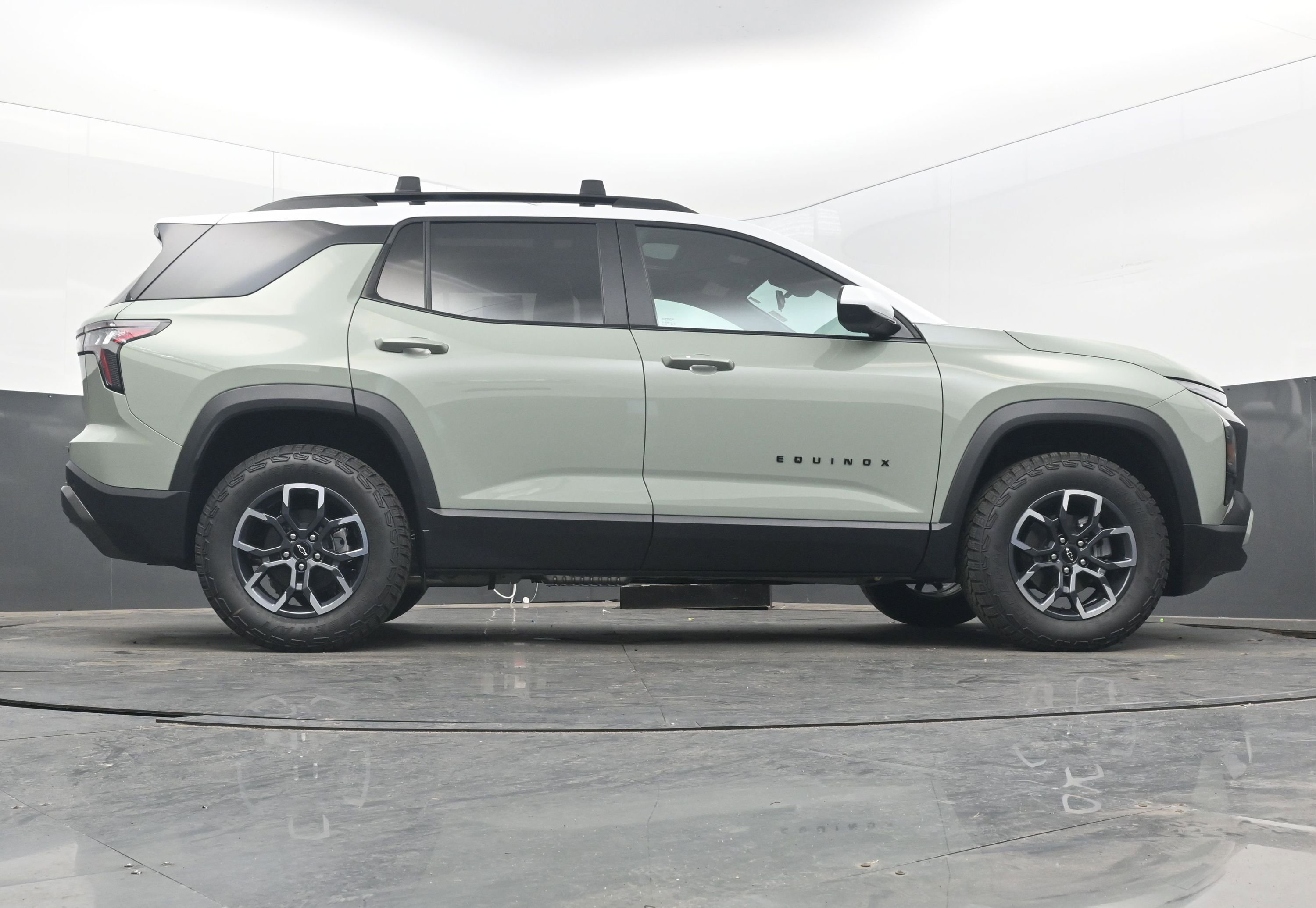 Used 2026 Chevrolet Equinox ACTIV w/ LPO, Floor Liner Package image 32