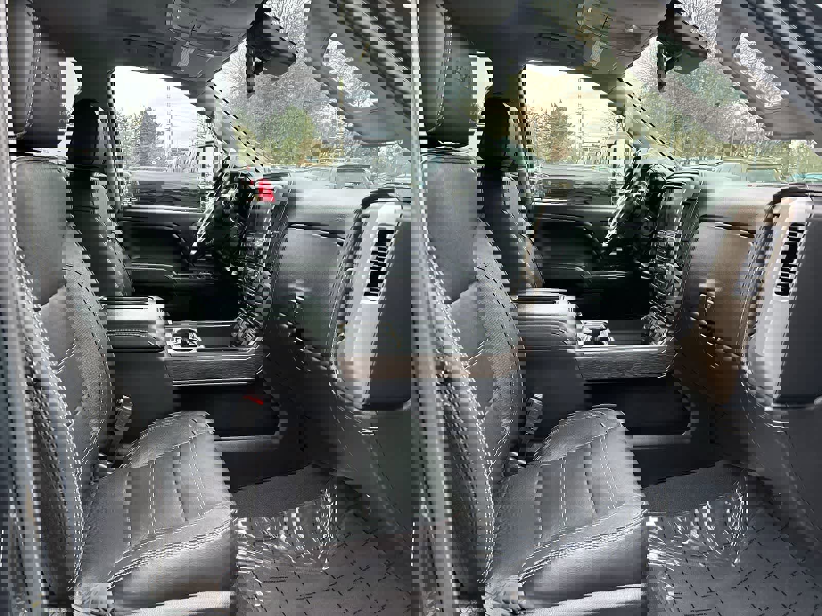 Used 2019 GMC Sierra 2500 Denali w/ Duramax Plus Package image 5