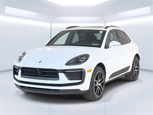 Used 2025 Porsche Macan image 1