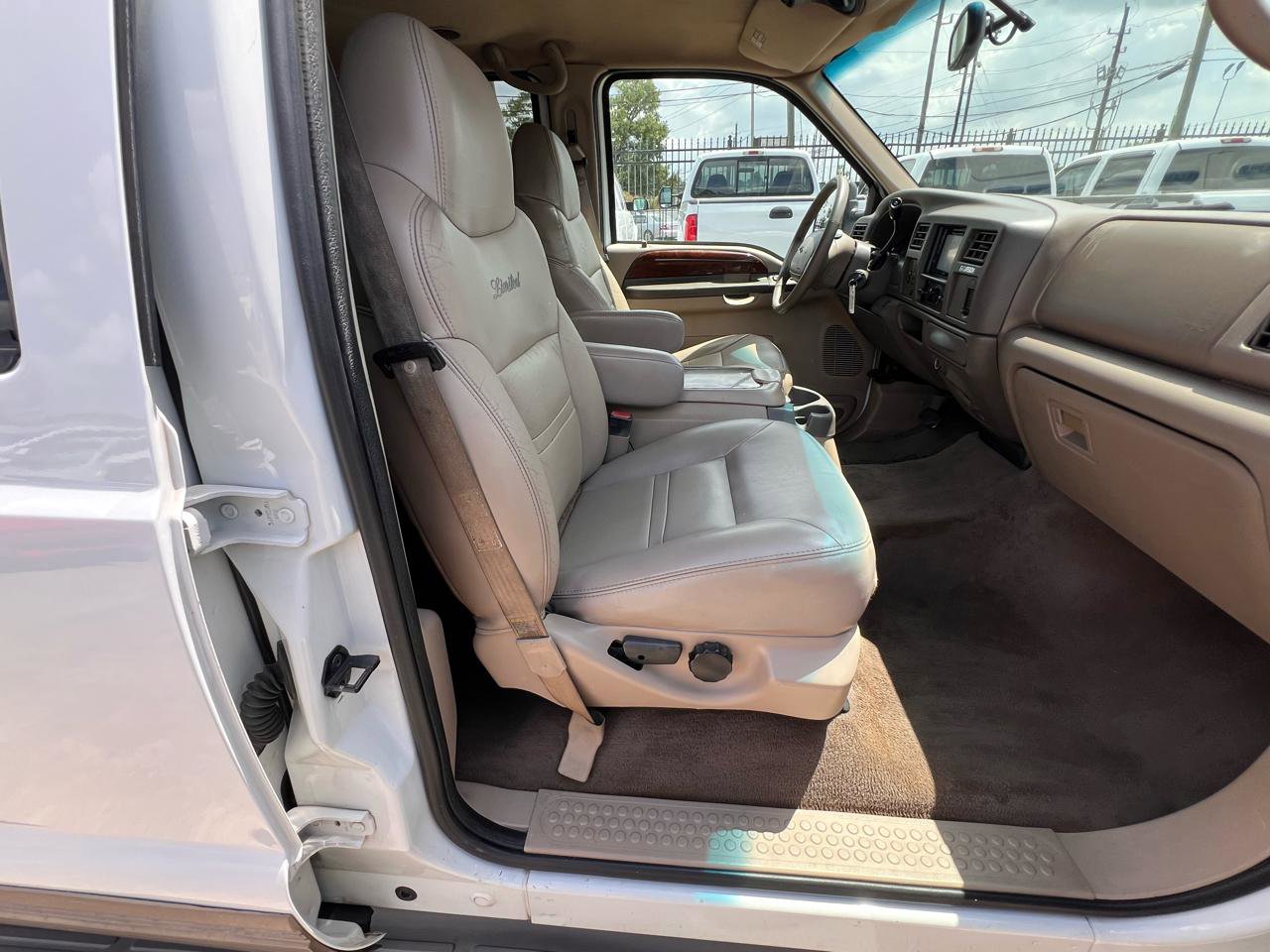Used 2001 Ford Excursion Limited RWD image 31