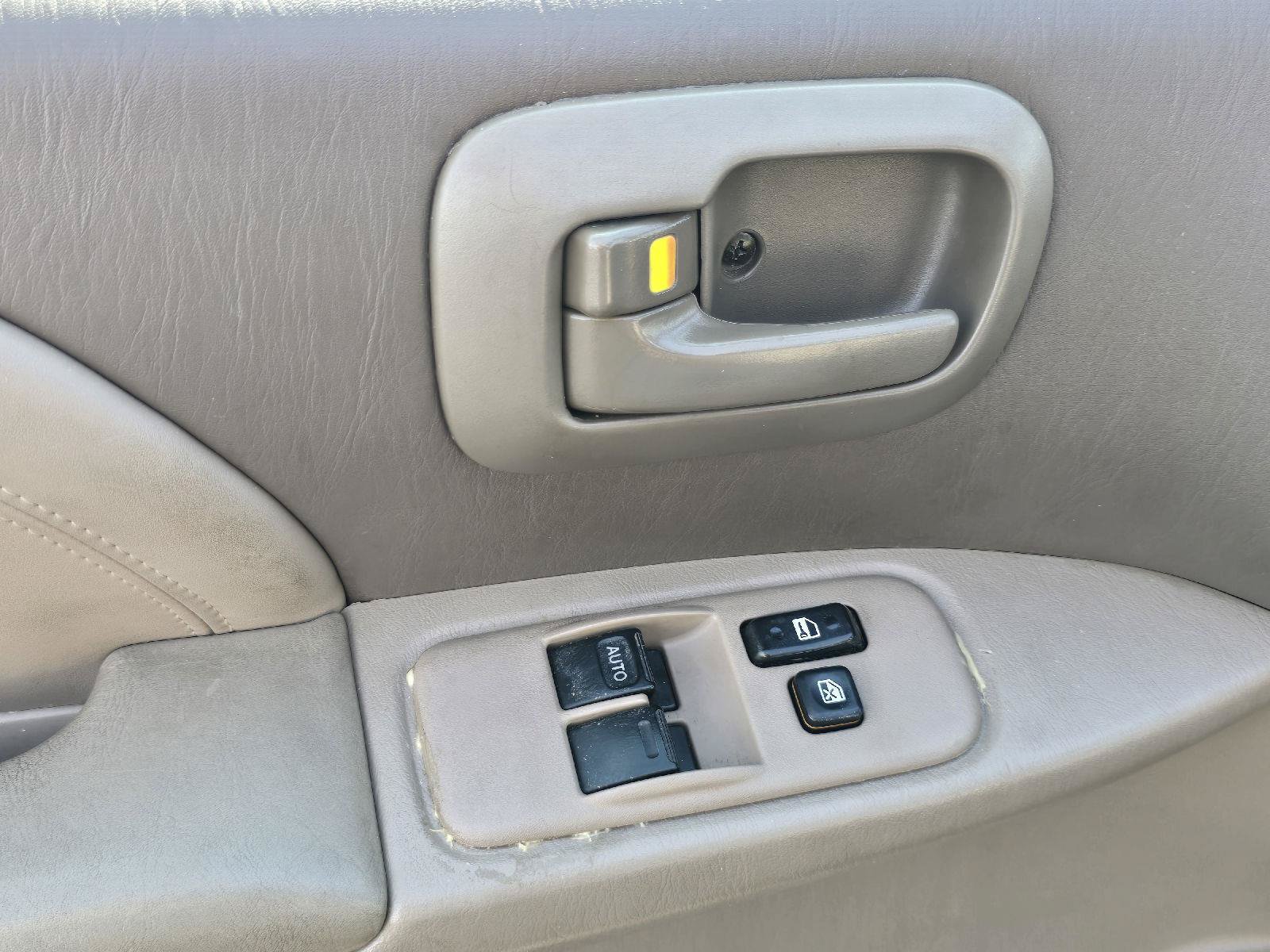 Used 2000 Toyota Sienna XLE FWD image 18