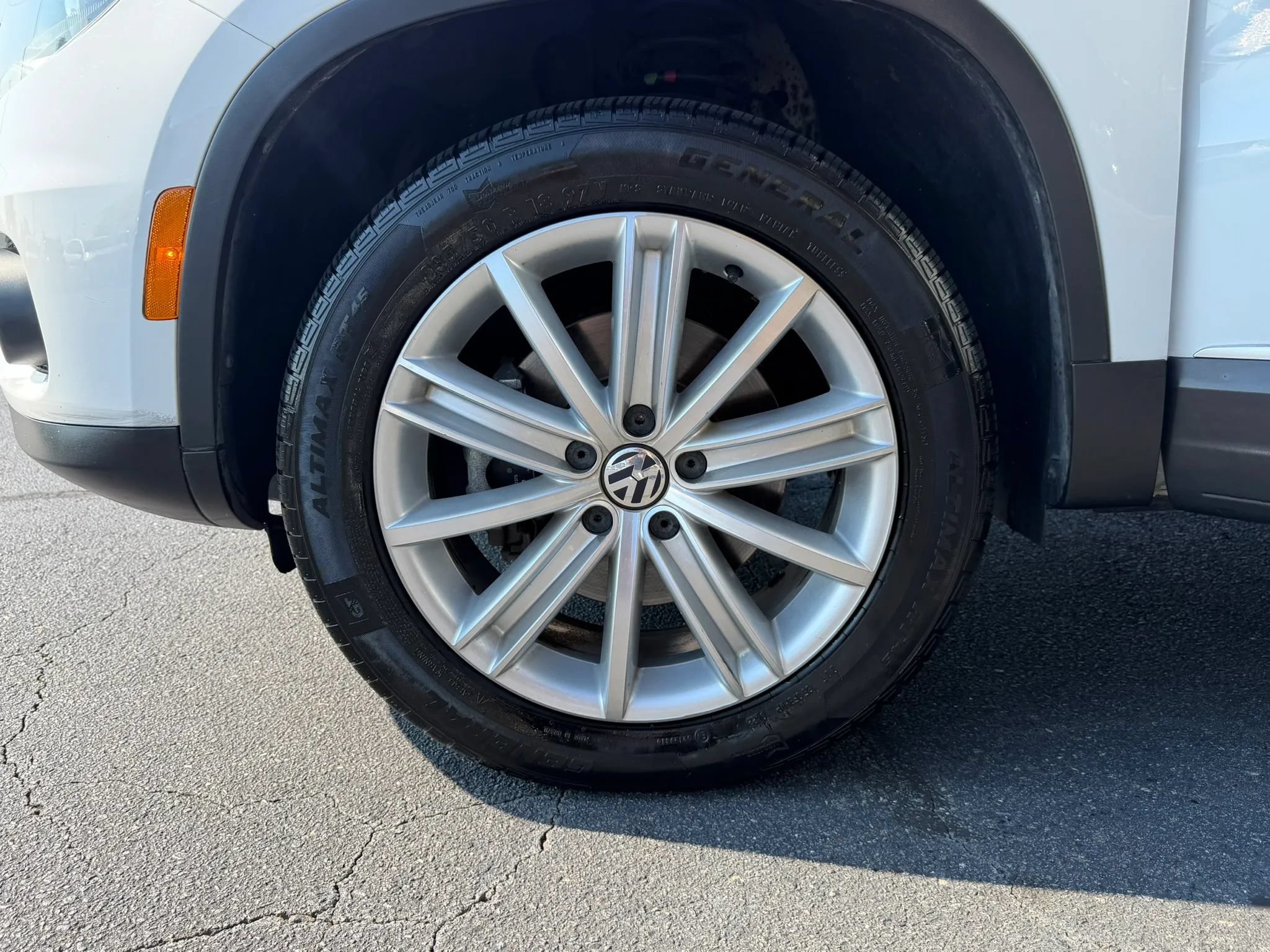 Used 2015 Volkswagen Tiguan SE FWD image 27