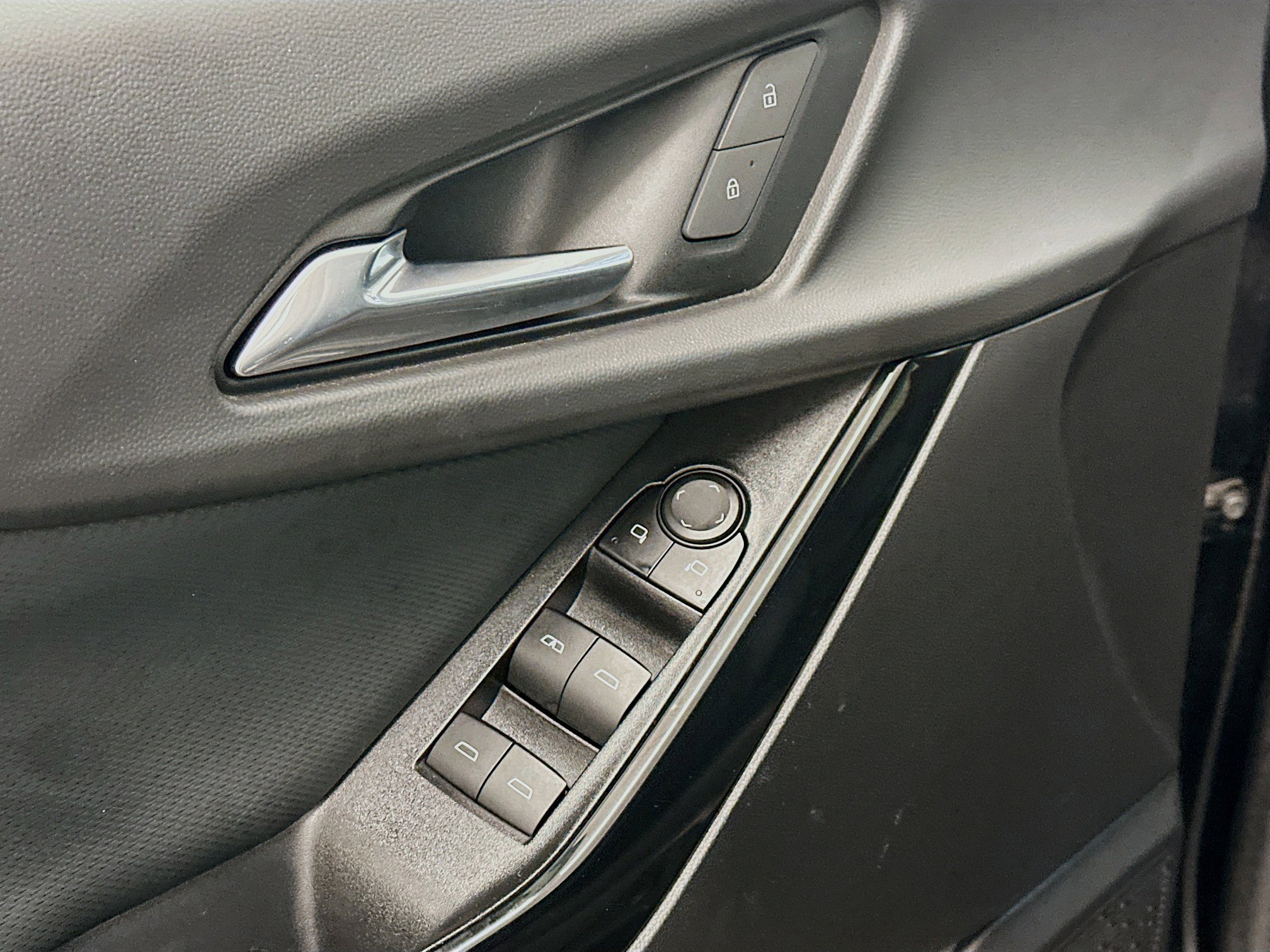 Used 2025 Chevrolet Equinox LT w/ Convenience Package II image 15