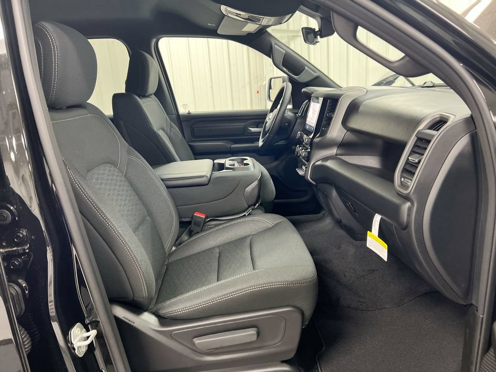 New 2026 RAM 1500 Express AWD/4WD image 21