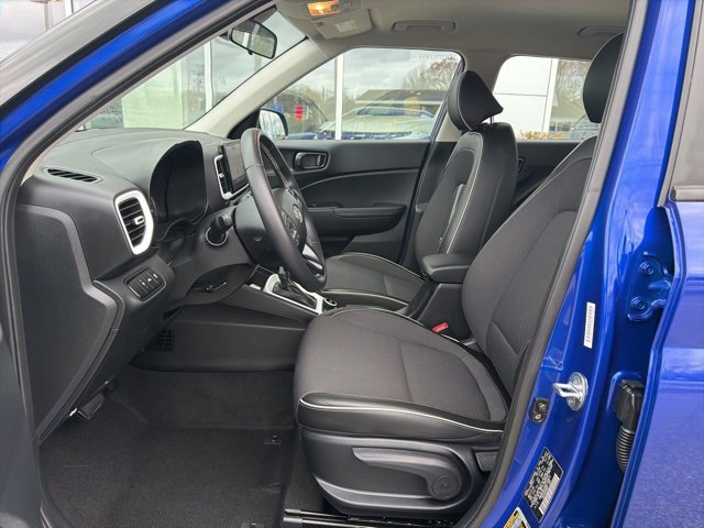 Certified 2022 Hyundai Venue Limited w/ Cargo Package image 11