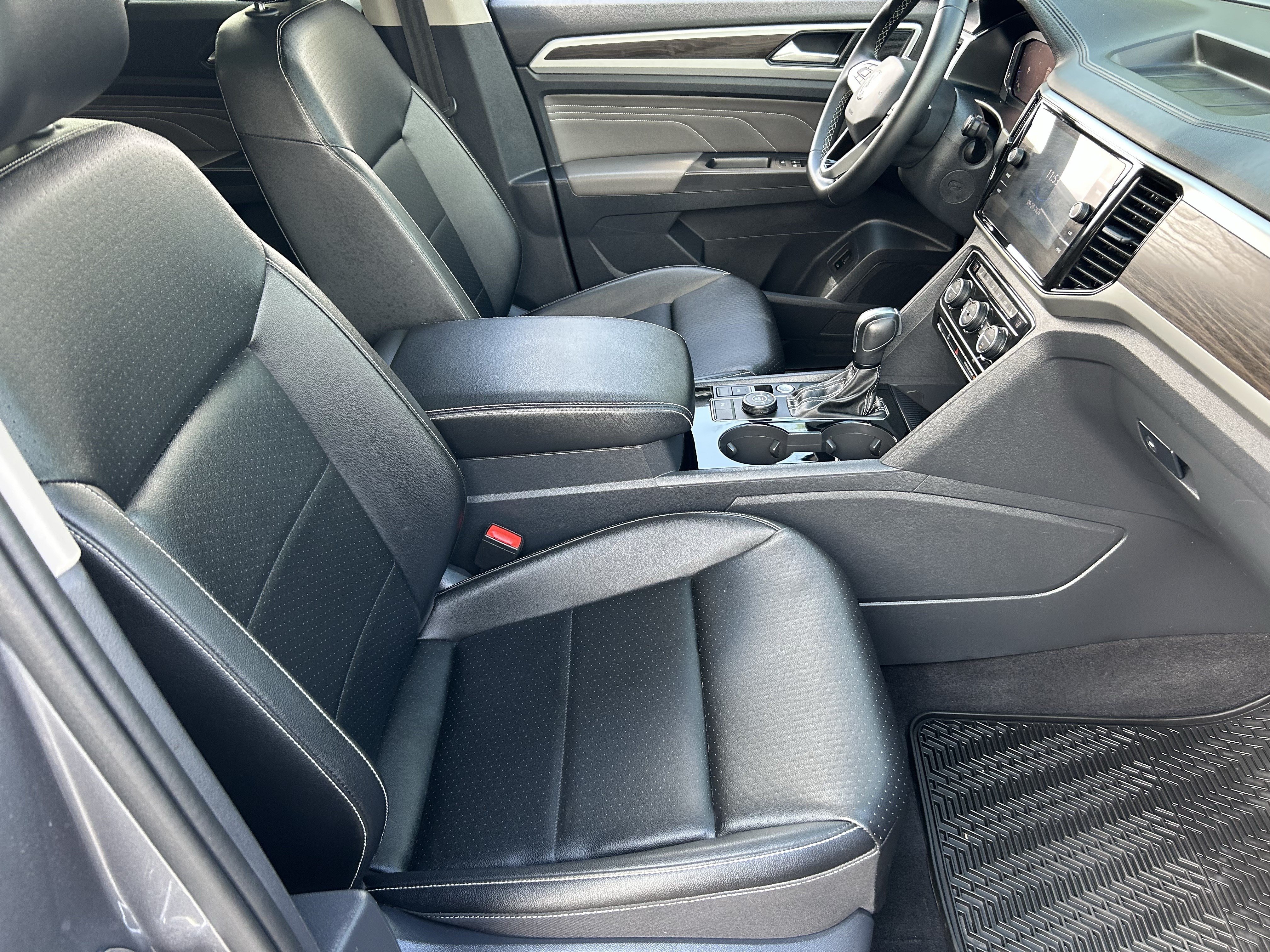 Used 2023 Volkswagen Atlas SE w/ Panoramic Sunroof Package AWD/4WD image 9