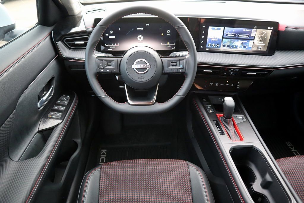New 2025 Nissan Kicks SR FWD image 11