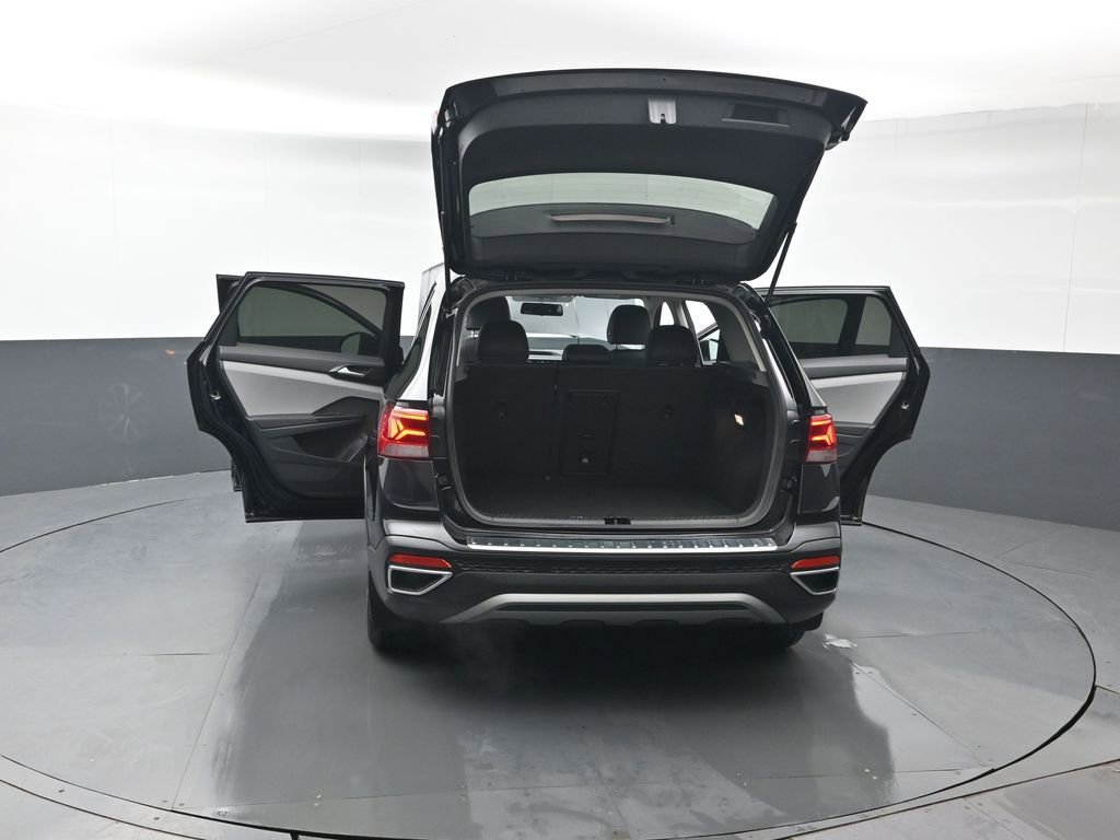 Used 2022 Volkswagen Taos SE w/ Panoramic Sunroof Package image 50