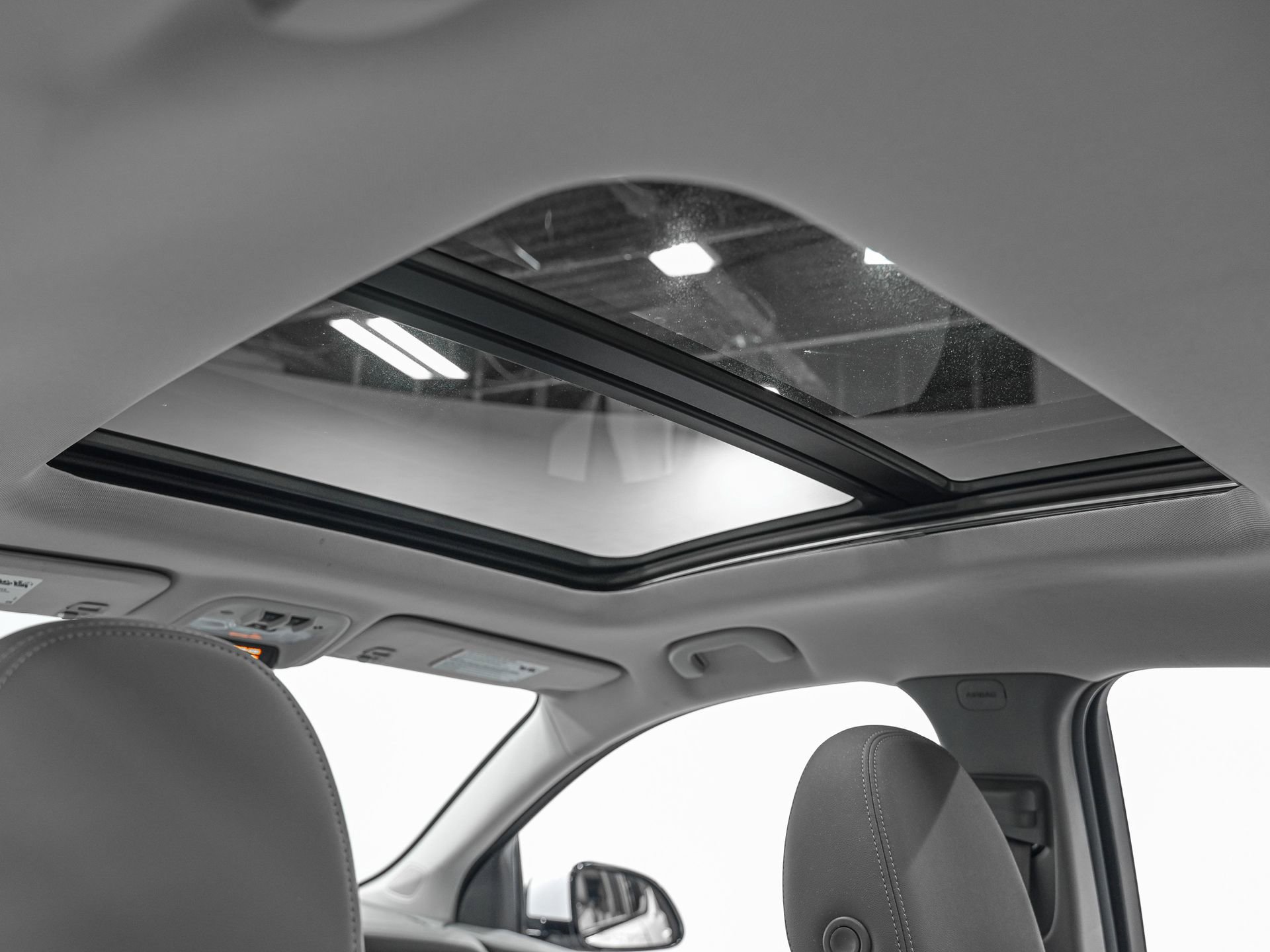 Used 2022 Chevrolet Bolt EUV Premier w/ Sun & Sound Package image 26