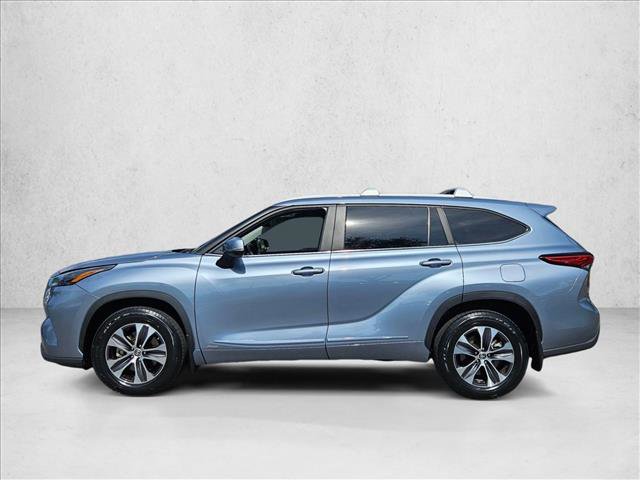 Used 2023 Toyota Highlander XLE AWD/4WD image 8