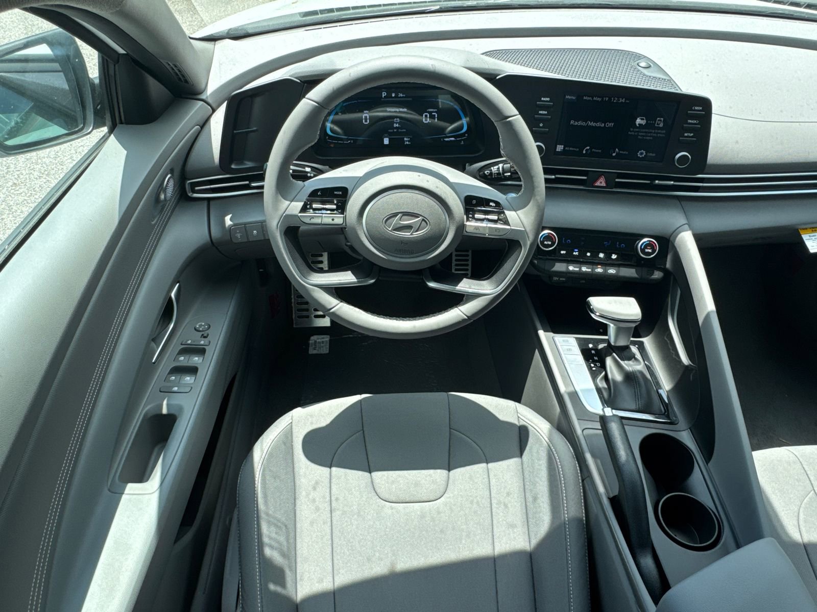 Certified 2025 Hyundai Elantra Sport image 21