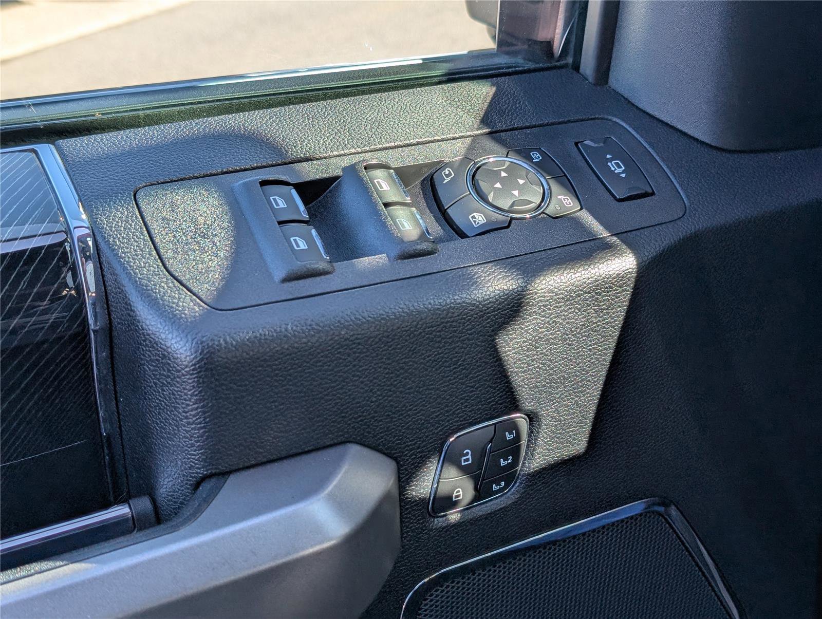 Used 2021 Ford F350 Platinum image 22