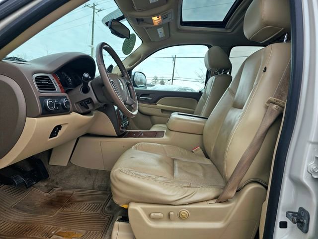 Used 2010 Chevrolet Suburban LTZ image 17