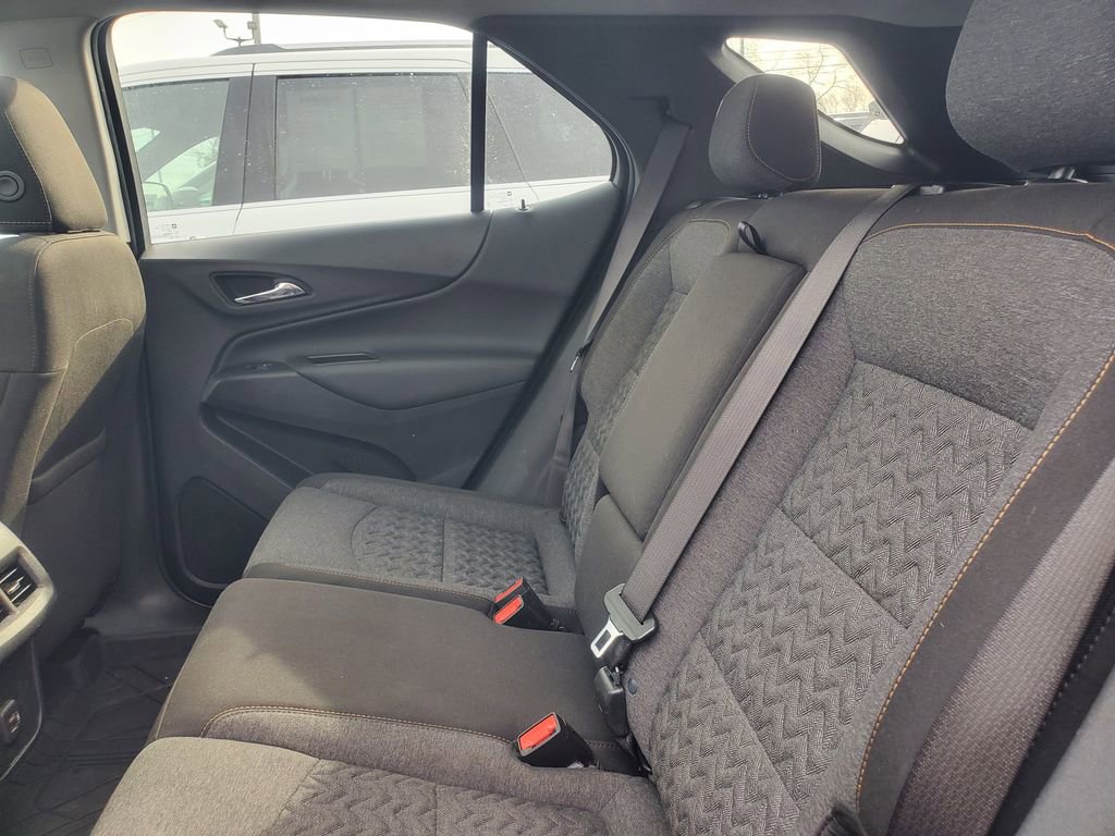 Used 2023 Chevrolet Equinox LT image 32
