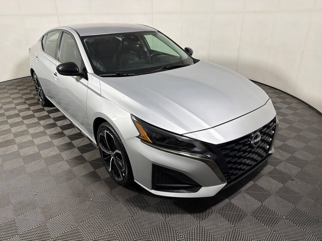 Used 2024 Nissan Altima 2.5 SR