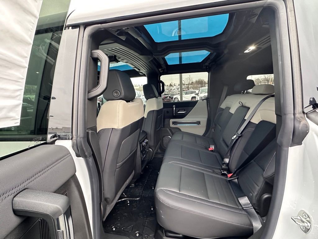 New 2026 GMC Hummer EV SUV w/ LPO, Sport Package AWD/4WD image 18