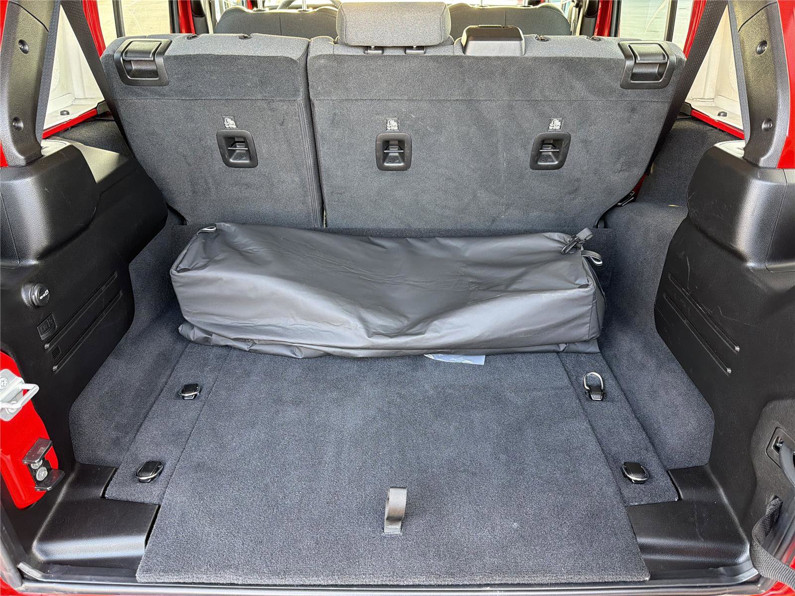 Used 2025 Jeep Wrangler Willys image 18