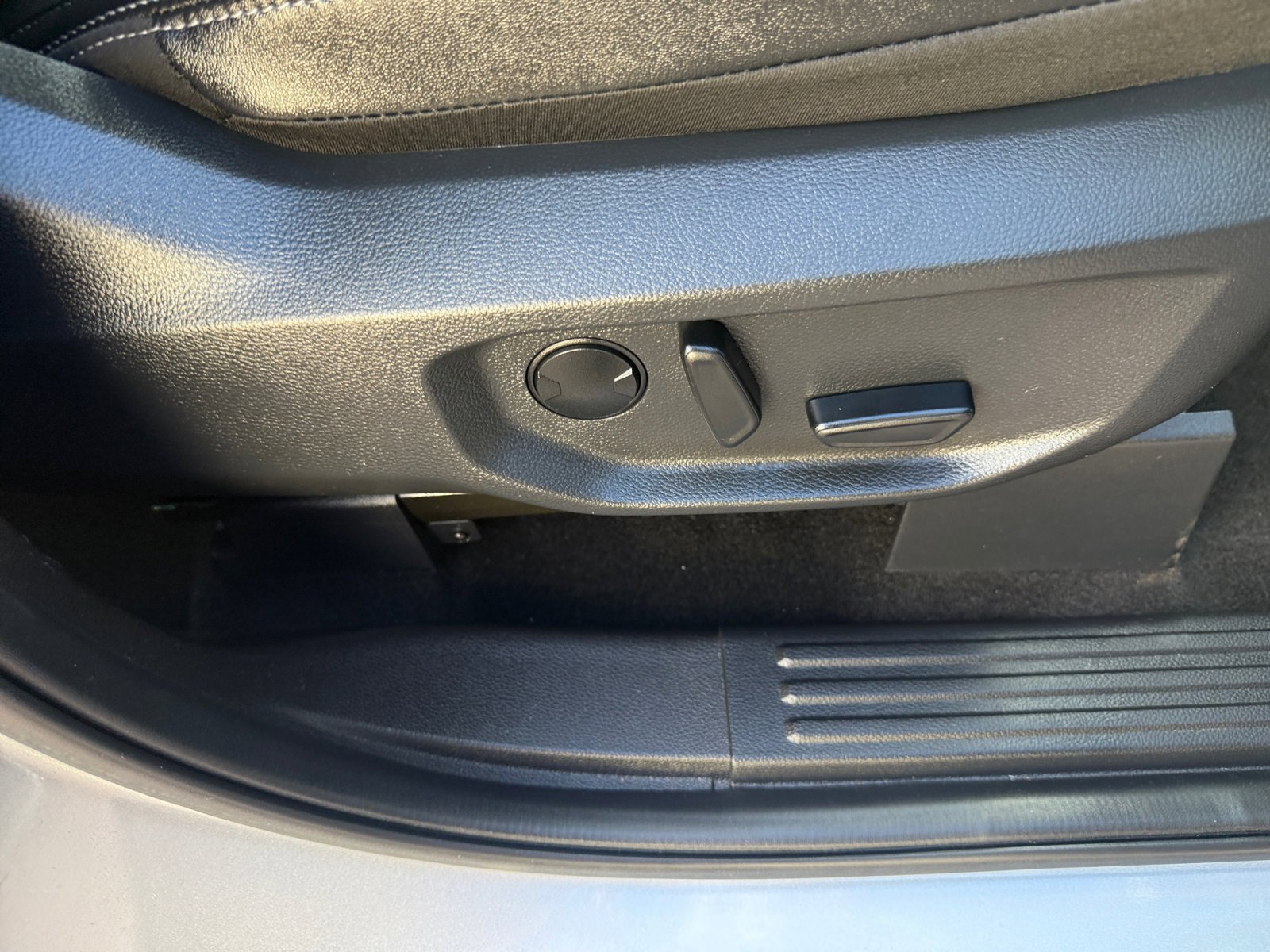 Used 2024 Ford Ranger Lariat w/ FX4 Off-Road Package image 30