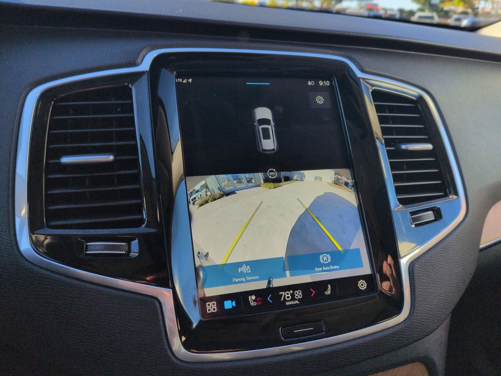 Used 2024 Volvo XC90 B6 Plus image 19