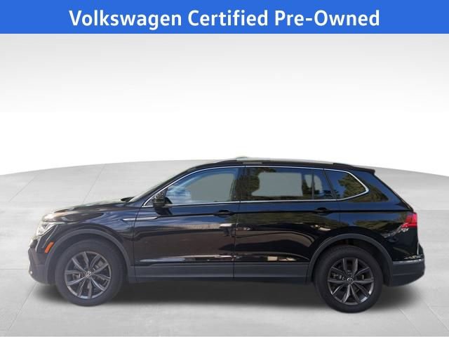 Certified 2024 Volkswagen Tiguan SE image 2