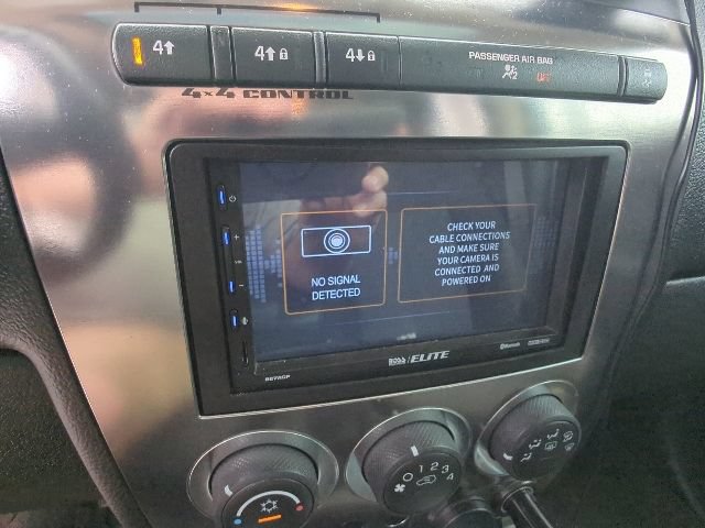 Used 2009 HUMMER H3 w/ Chrome Appearance Package AWD/4WD image 20