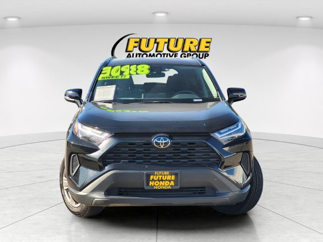 Used 2024 Toyota RAV4 XLE FWD image 2