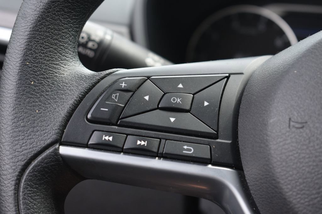 Used 2025 Nissan Altima 2.5 SV image 13