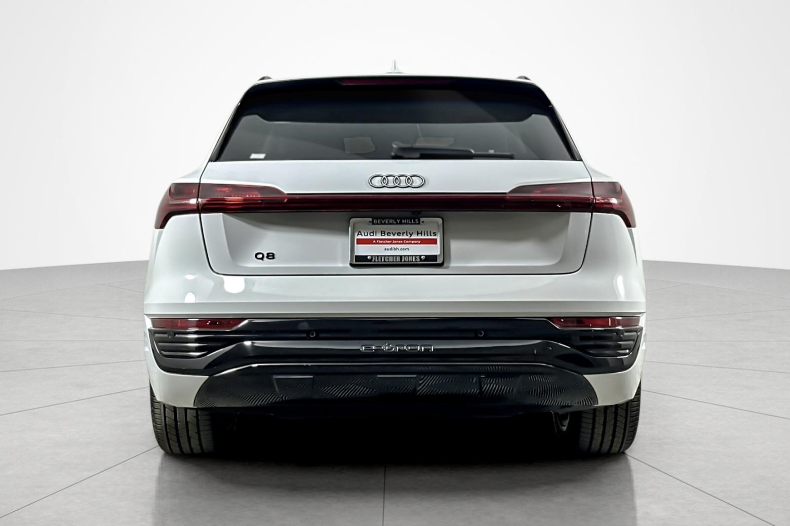 Used 2024 Audi Q8 e-tron Prestige AWD/4WD image 4