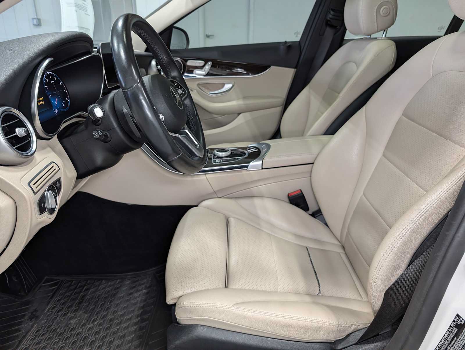 Certified 2019 Mercedes-Benz C 300 4MATIC Sedan image 4