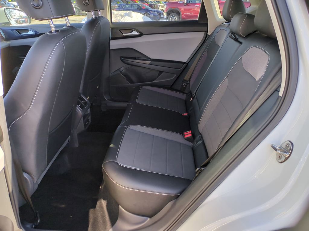 Used 2023 Volkswagen Taos SE image 20