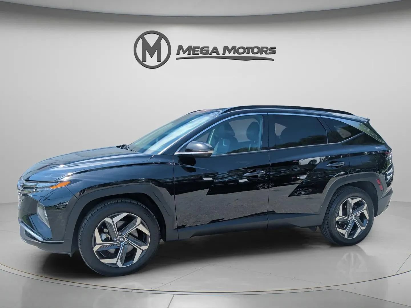 Used 2024 Hyundai Tucson Limited AWD/4WD image 2