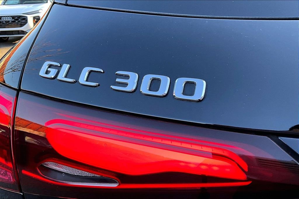 Used 2024 Mercedes-Benz GLC 300 4MATIC image 24