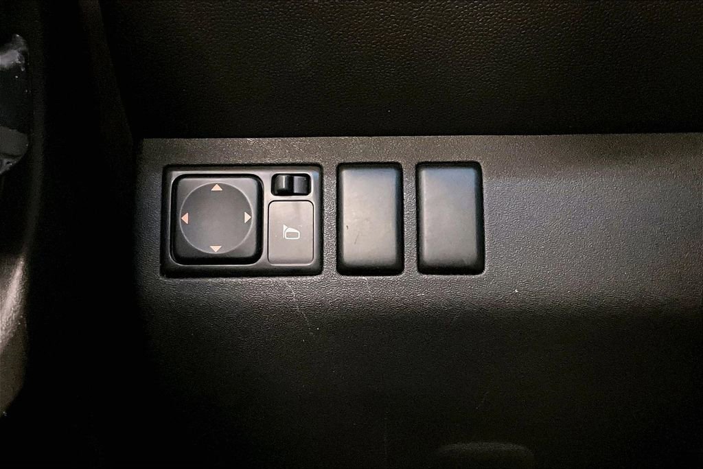 Used 2008 Nissan Xterra X AWD/4WD image 14