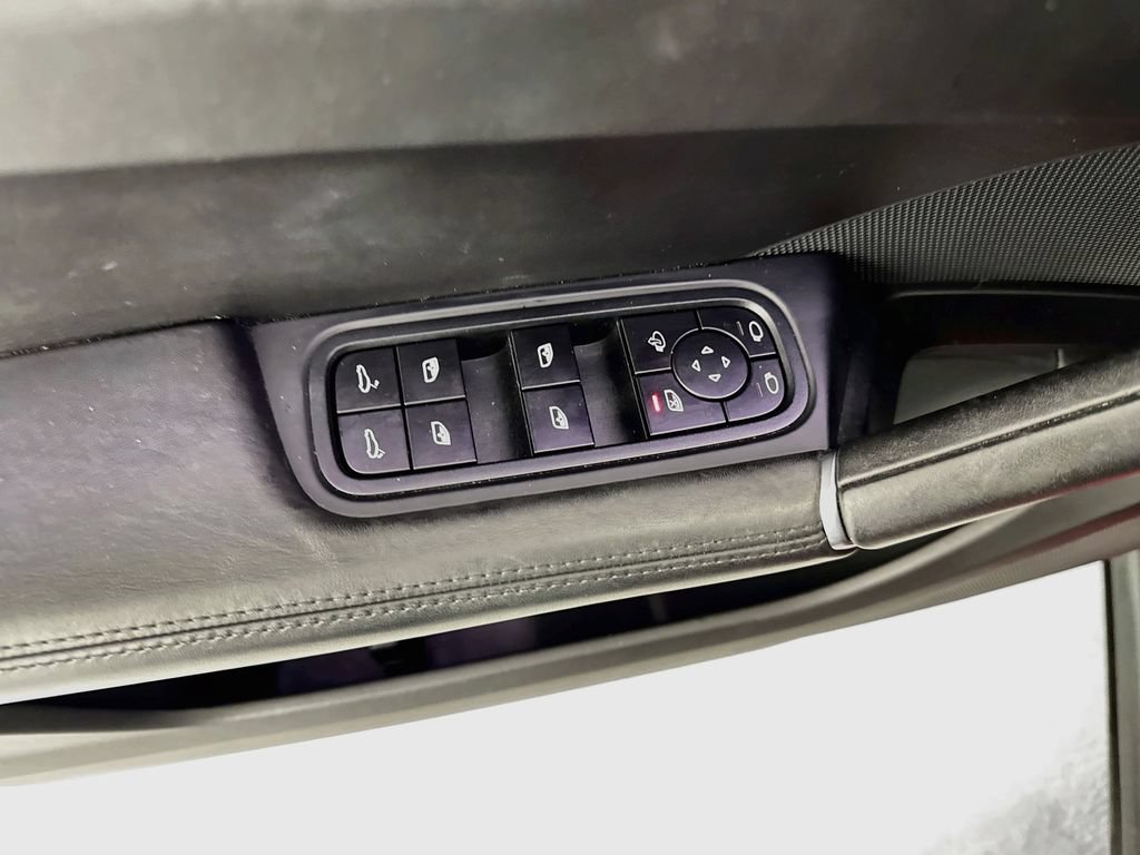 Used 2022 Porsche Cayenne GTS AWD/4WD image 17