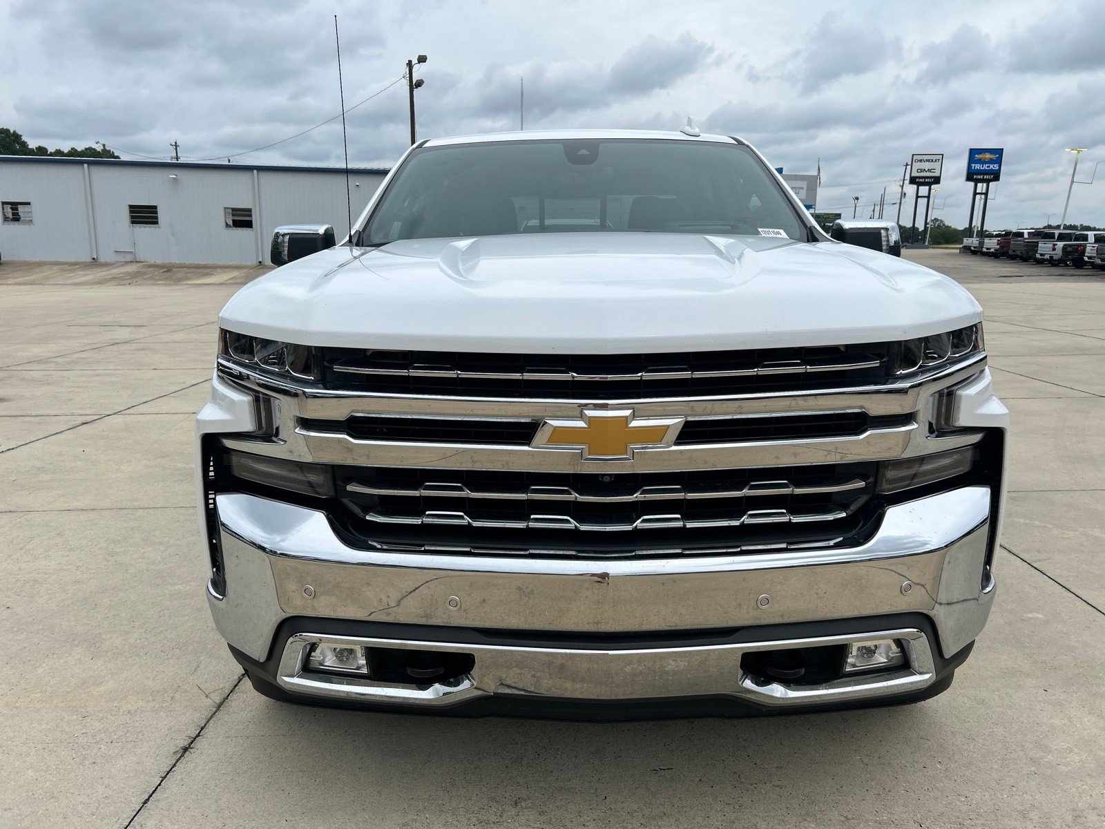 Used 2021 Chevrolet Silverado 1500 LTZ w/ Technology Package AWD/4WD image 5
