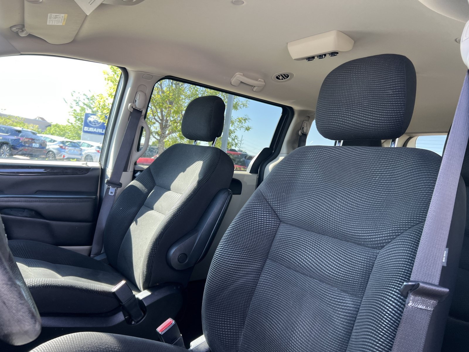 Used 2020 Dodge Grand Caravan SE w/ UConnect Hands-Free Group FWD image 24