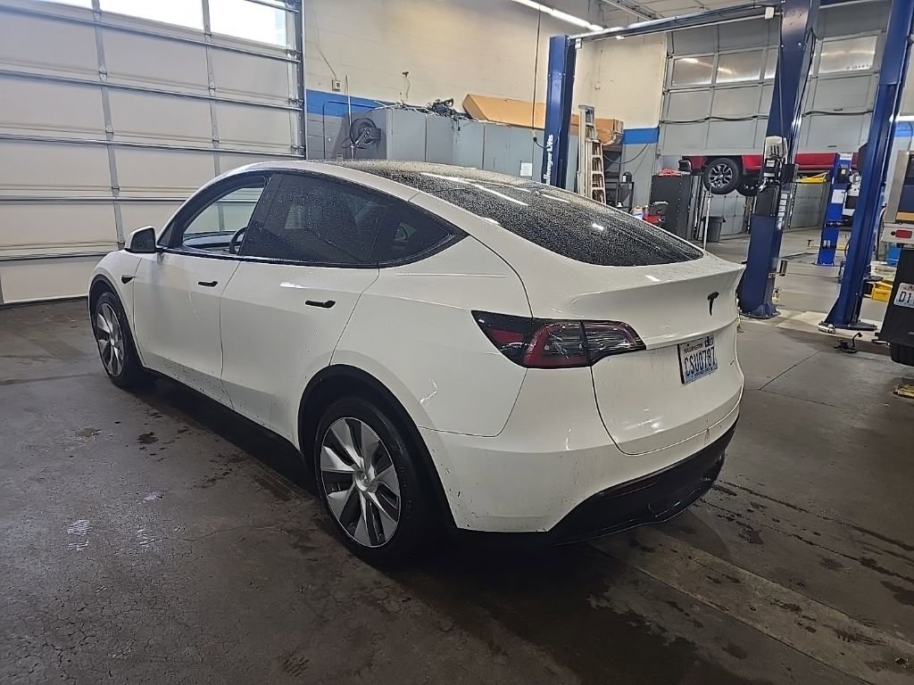 Used 2023 Tesla Model Y Long Range image 10
