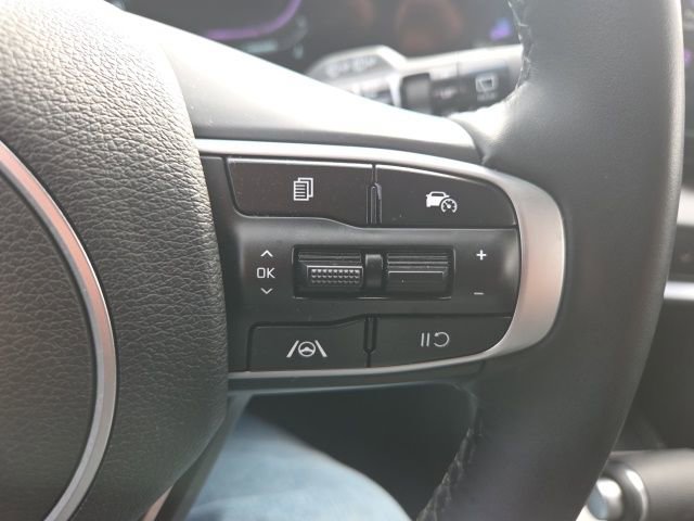 Used 2025 Kia Sportage EX image 40