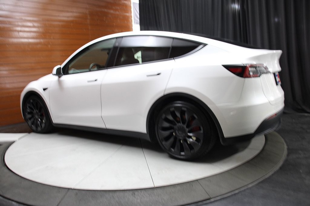 Used 2023 Tesla Model Y Performance AWD/4WD image 14